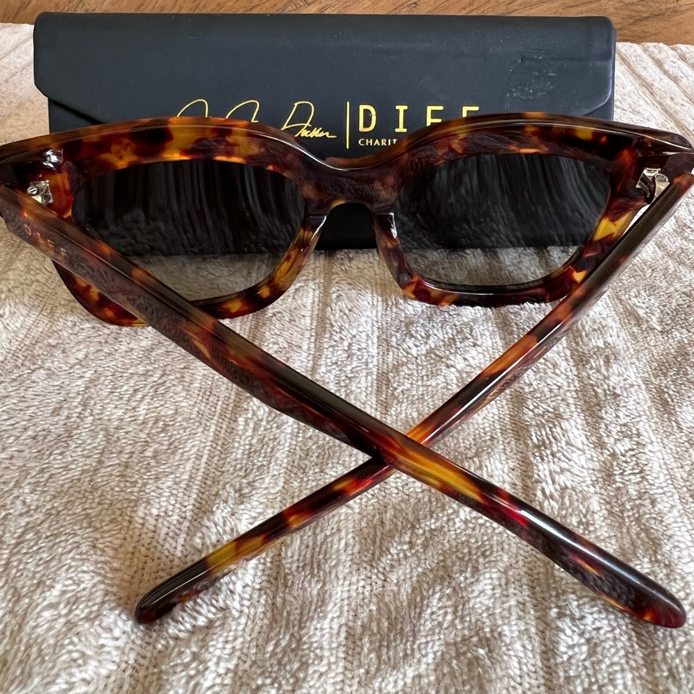 Diff Carson Sunglasses - image 8